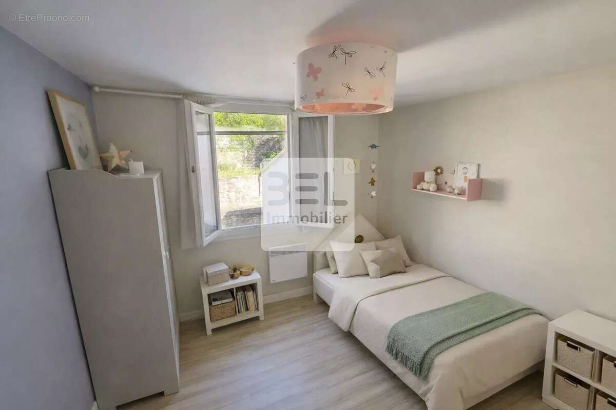 Maison à LAUDUN-L'ARDOISE