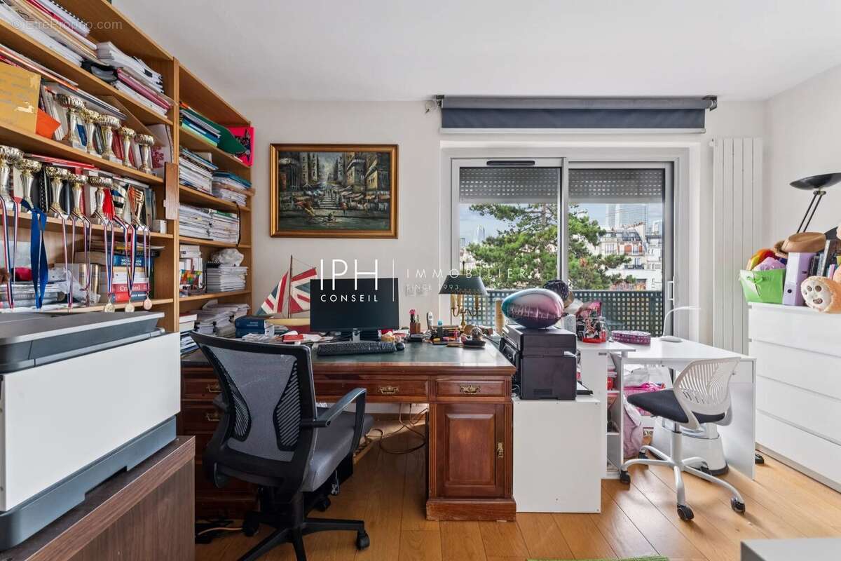 Appartement à NEUILLY-SUR-SEINE