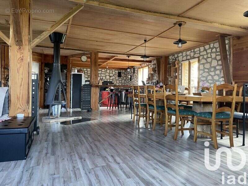 Photo 2 - Maison à CONDAT-SUR-GANAVEIX