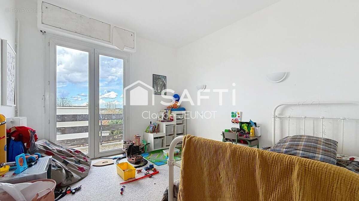 Appartement 136 m² à Pessac  - photo 3
