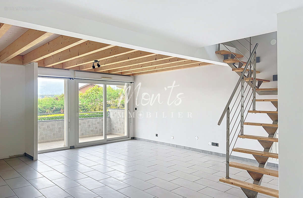 Appartement à VIRY