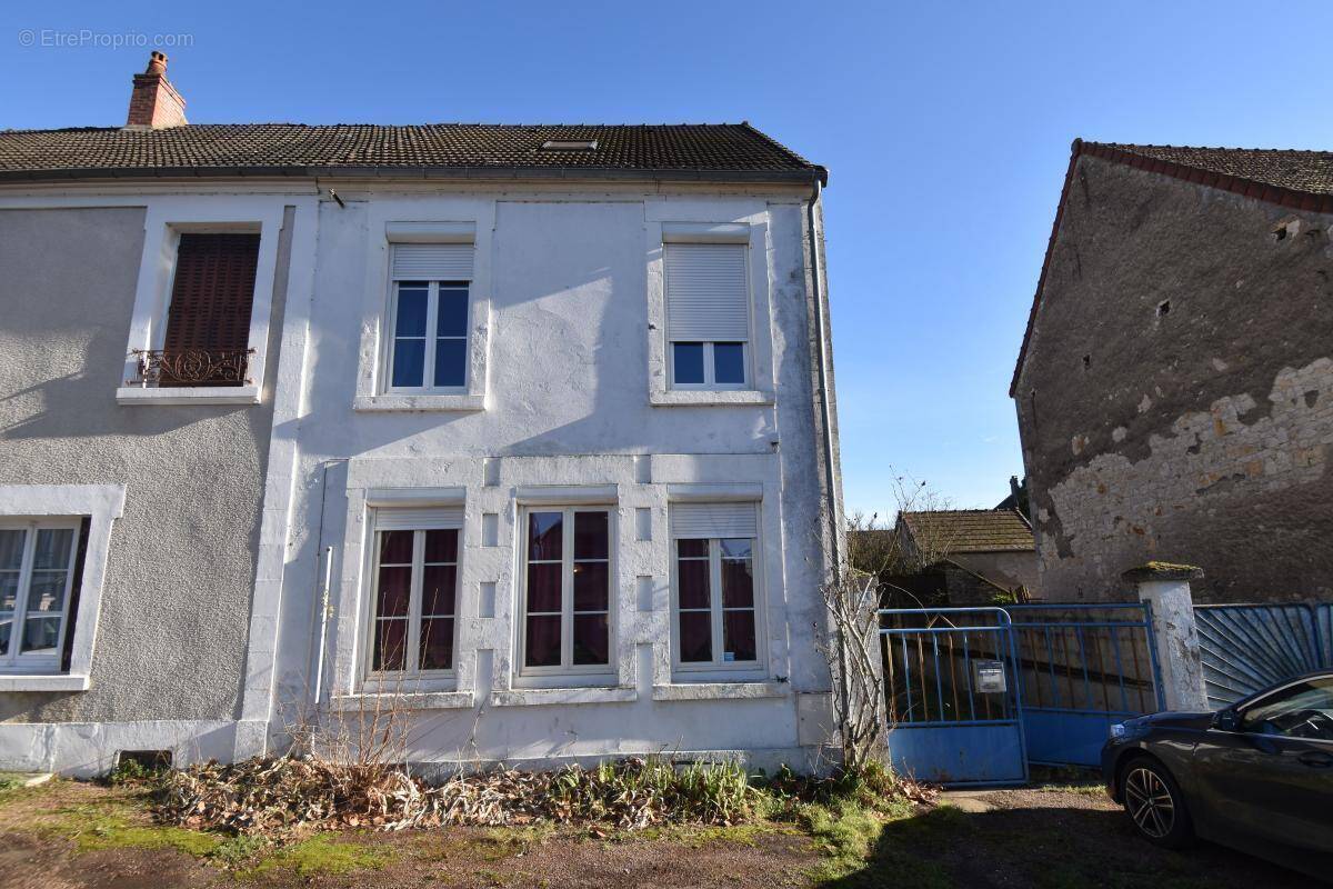 Maison à MESVES-SUR-LOIRE