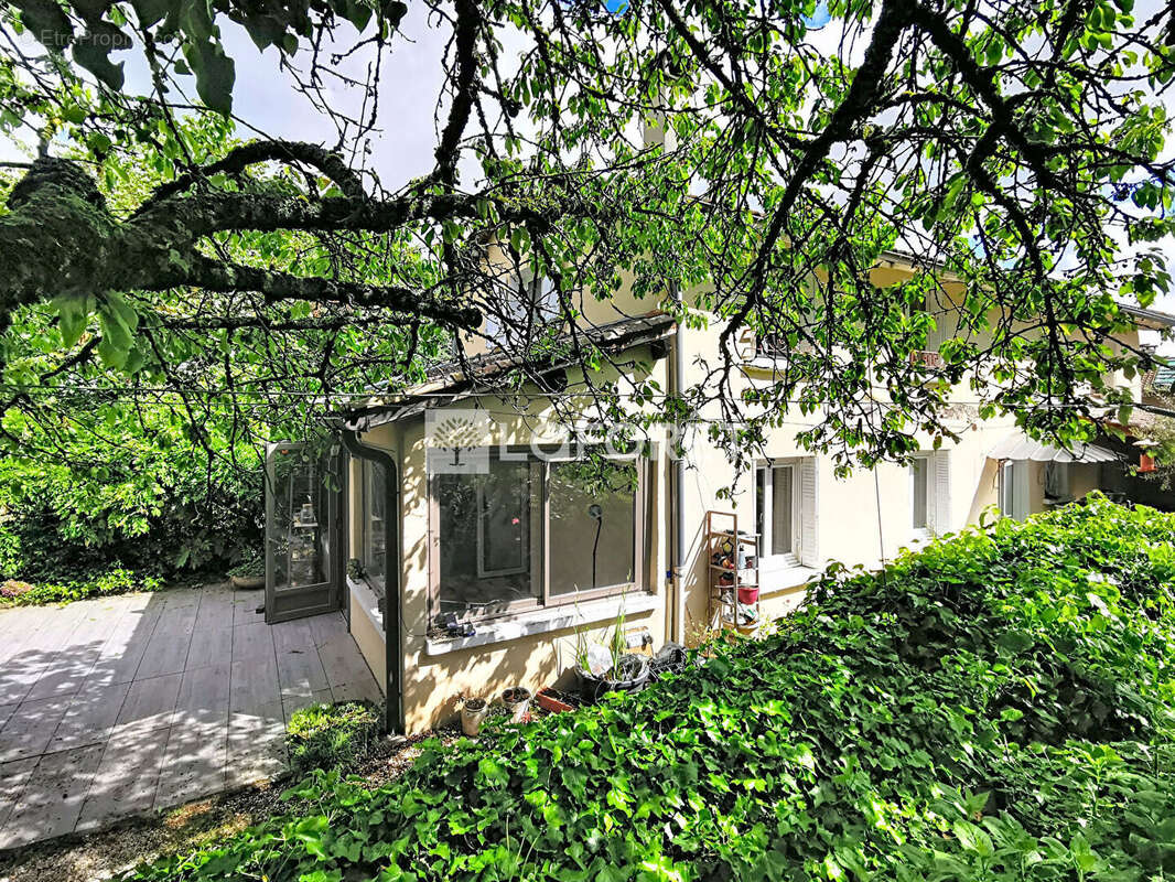 Maison à SAINT-DIDIER-DE-FORMANS