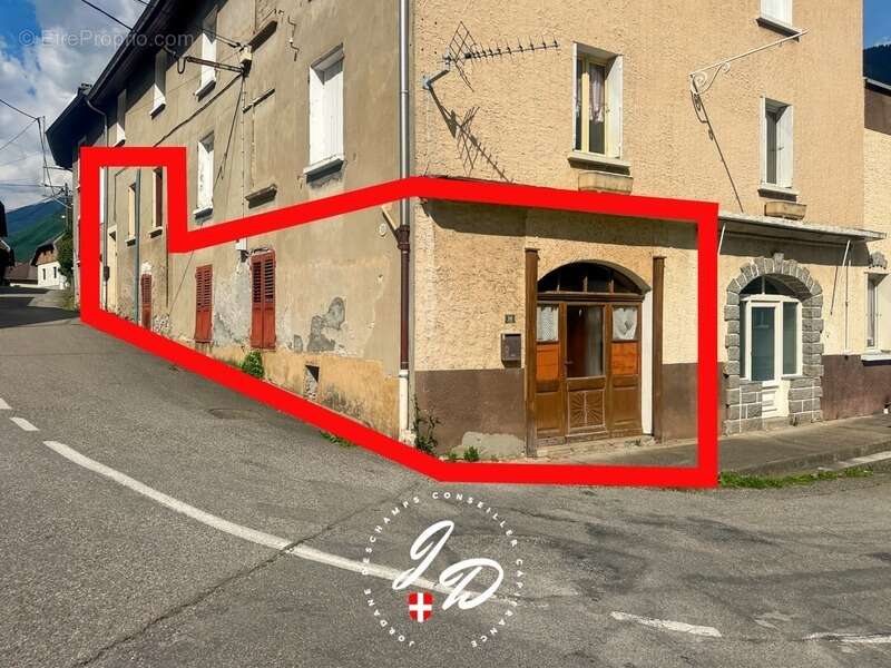 Appartement à SAINT-REMY-DE-MAURIENNE