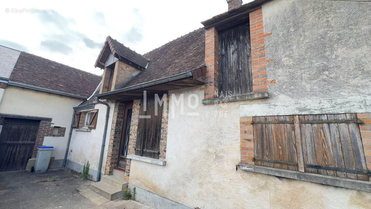 Maison à SARGE-SUR-BRAYE