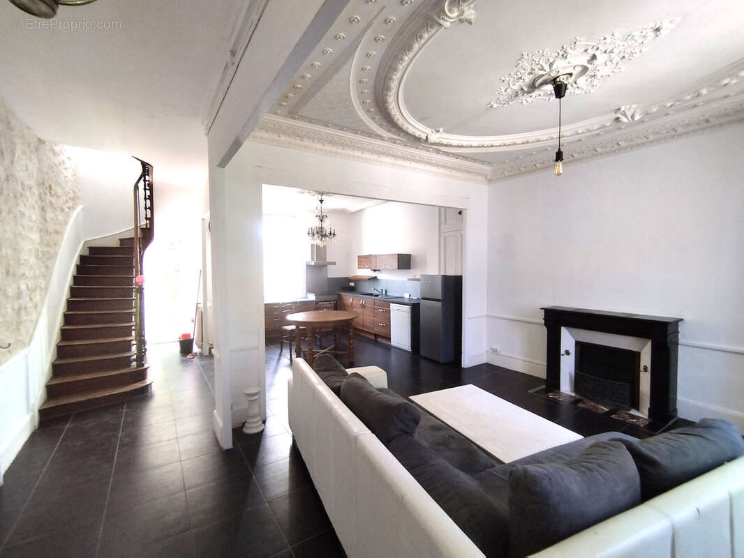 Maison à RUELLE-SUR-TOUVRE