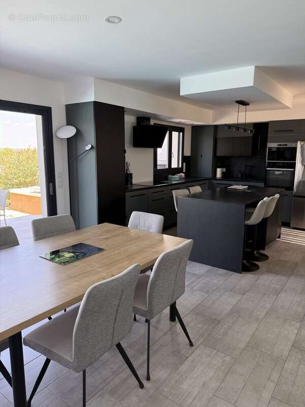Maison 119 m² à Saint-Thibery  - photo 9