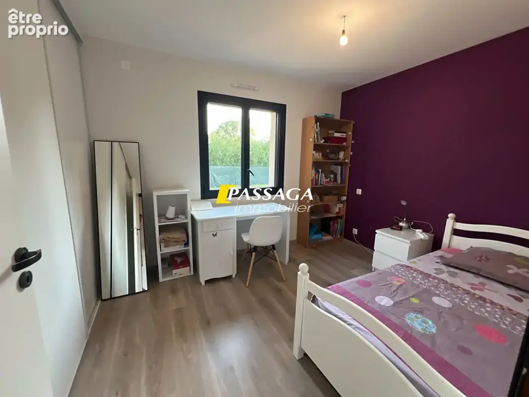 A VENDRE - Belle maison plain-pied de type 5 avec jardin et piscine - AGEN D'AVEYRON - photo 6