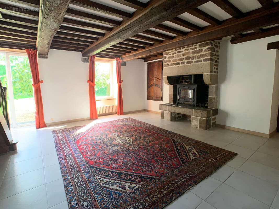 Maison à SAINT-SAUVEUR-LA-POMMERAYE