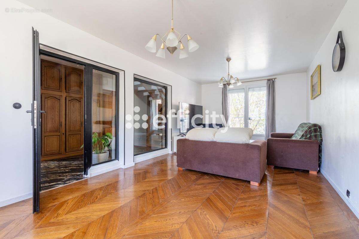 Maison à LES PAVILLONS-SOUS-BOIS