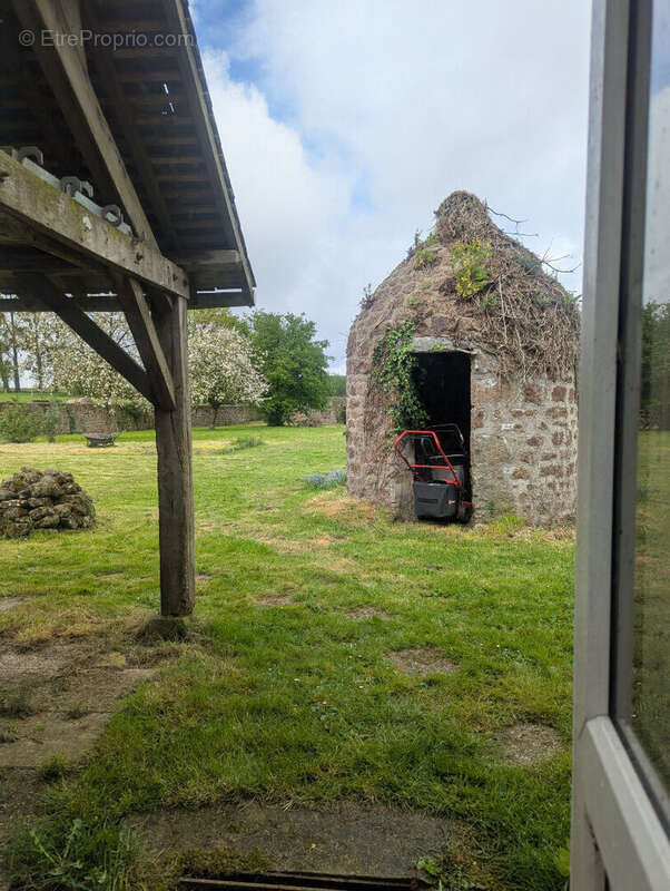 Maison à LASSAY-LES-CHATEAUX