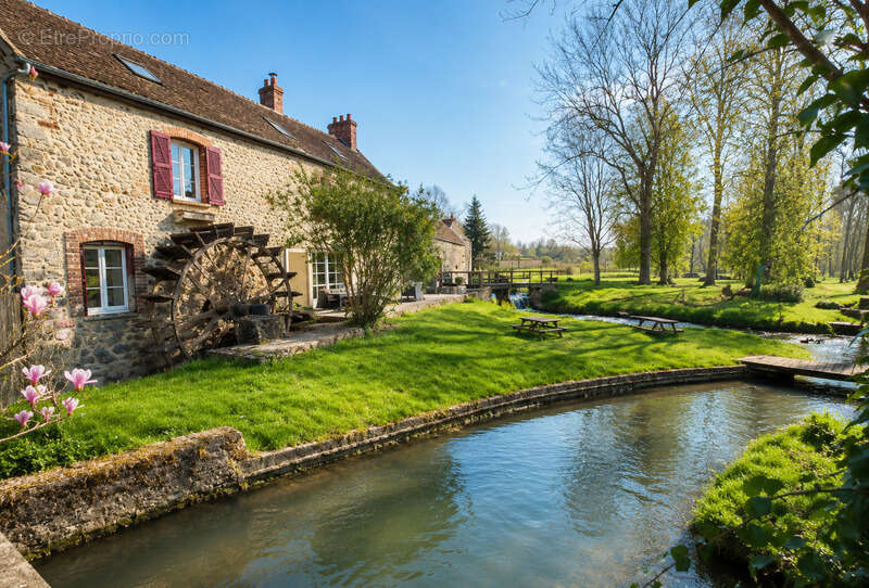 Maison à DORMELLES