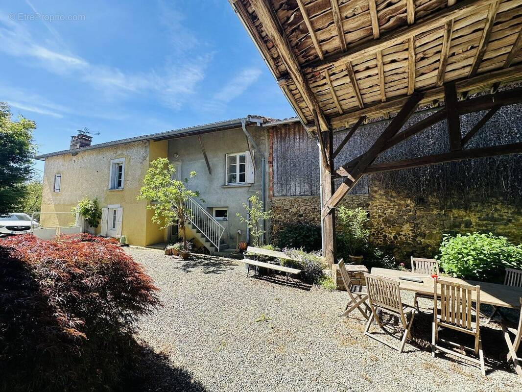 Maison à LASSERRE