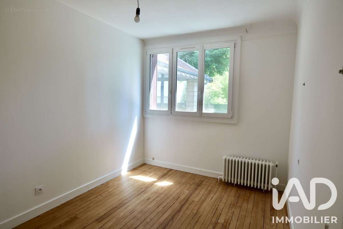 Maison 197 m² à Neuville-Sur-Oise  - photo 7