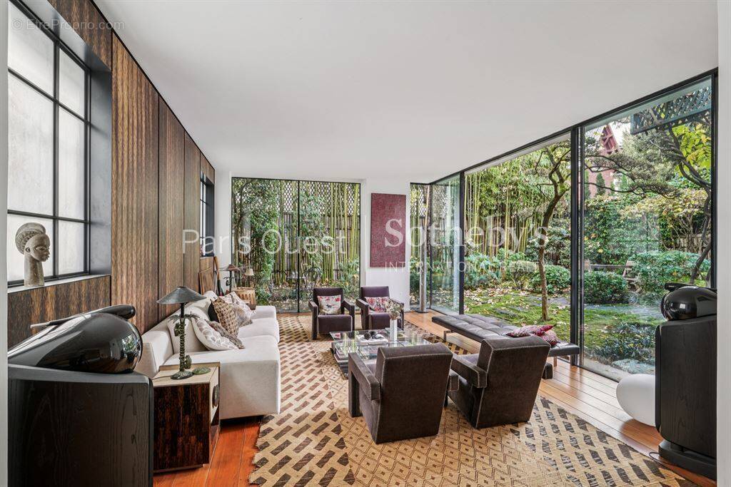 Maison à NEUILLY-SUR-SEINE