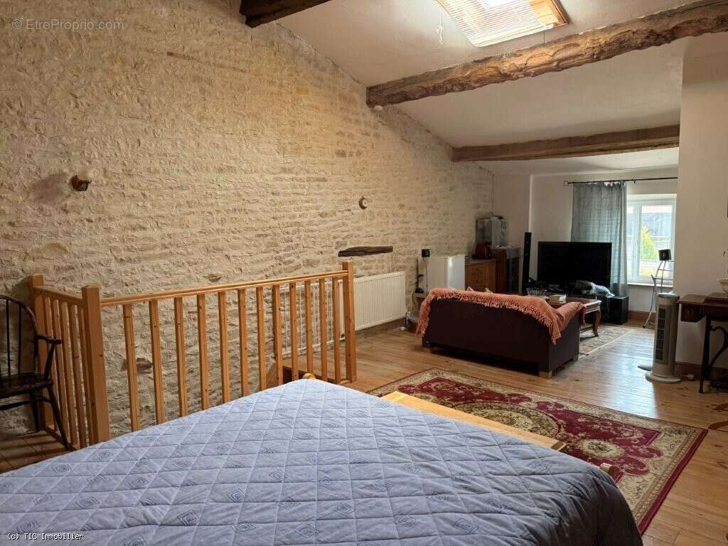 Maison de Campagne Avec 4 Chambres à Loubille - Exclusif à TIC IMMOBILER - photo 11