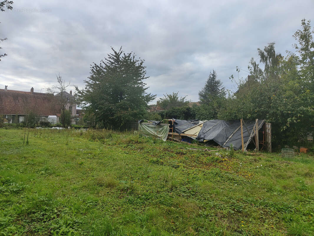 Terrain à GOINCOURT