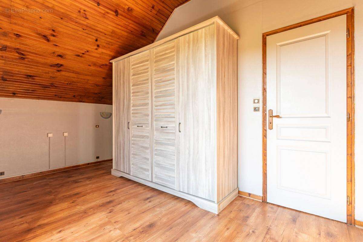 Maison à YVRE-L&#039;EVEQUE