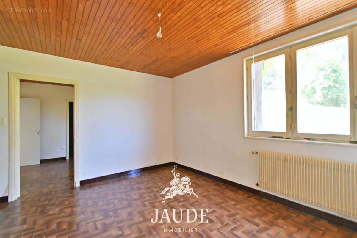Maison d’architecte 160 m2 avec piscine + Appartement F3 de 61 m2 à rénover -Terrain 1 639 m2   L’Étang   Chan - photo 9