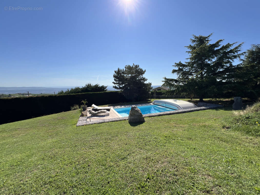 Maison à SAINT-PIERRE-DE-BOEUF