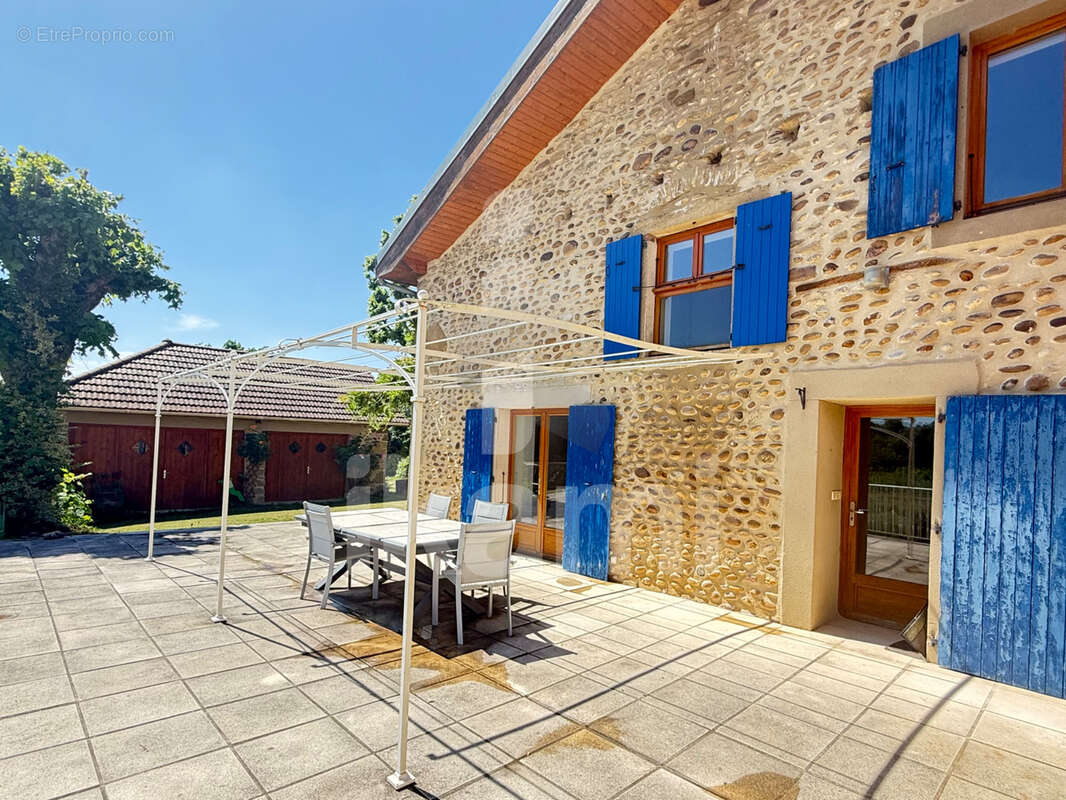 Maison à CHATEAUNEUF-DE-GALAURE