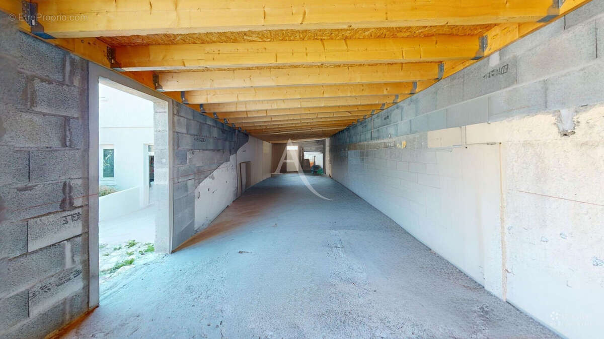 Plateau de 71m2 et atelier de 71m2 à aménager - photo 4
