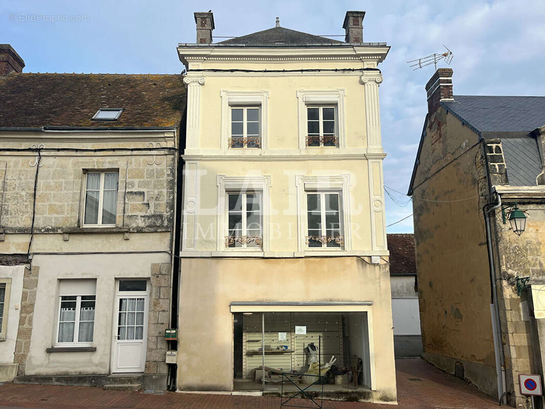 Maison à LE MELE-SUR-SARTHE