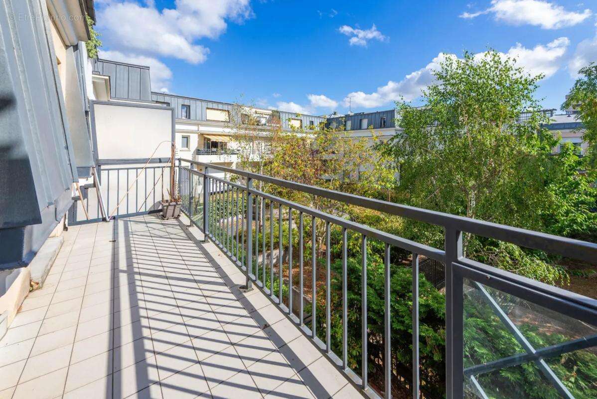 Appartement à NANTERRE
