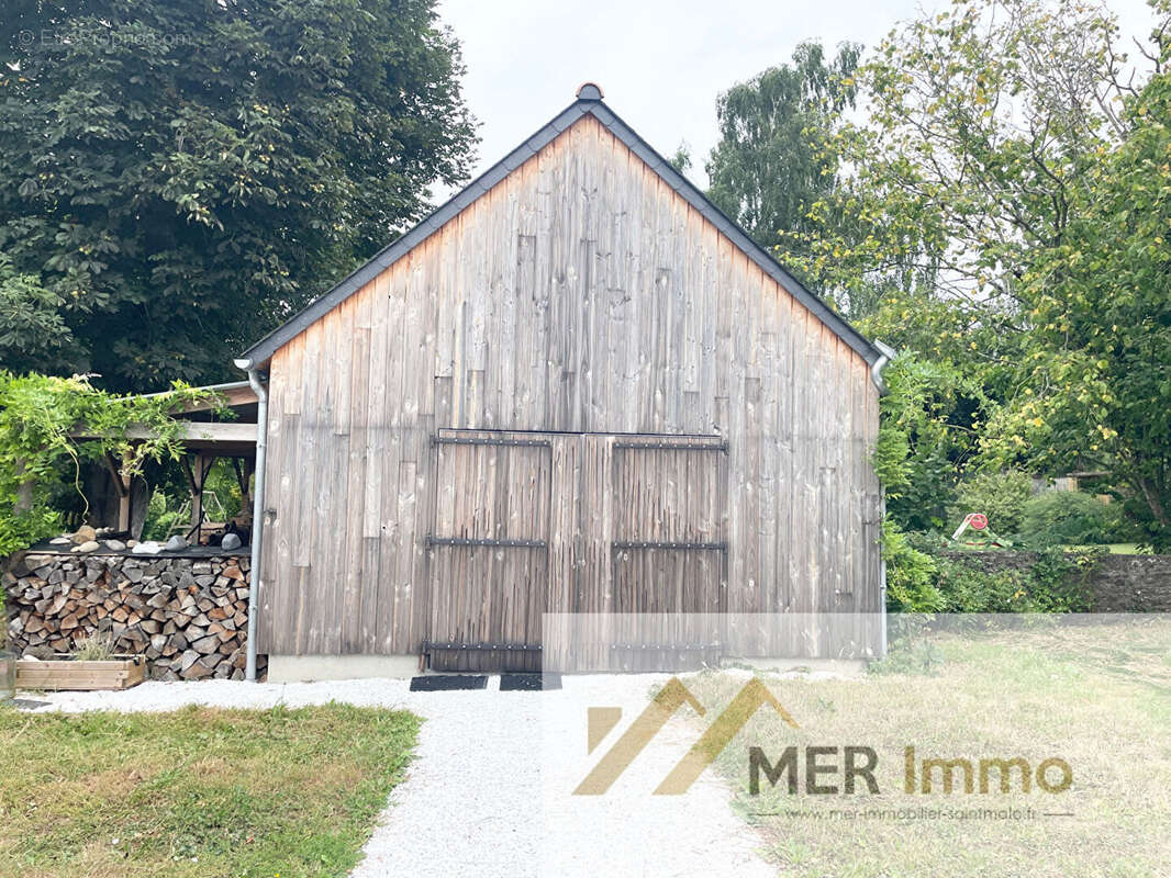 Maison à LE MINIHIC-SUR-RANCE