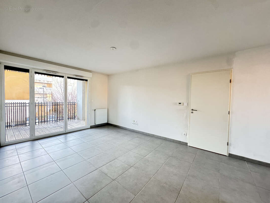 Appartement T3 64m2 avec grand balcon et 2 PK en S-SOL  à vendre - photo 9