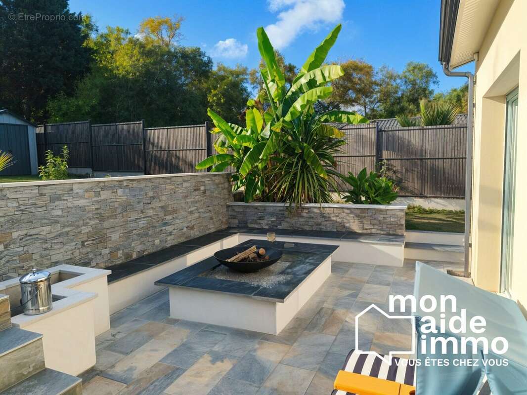 Maison à FARGUES-SAINT-HILAIRE