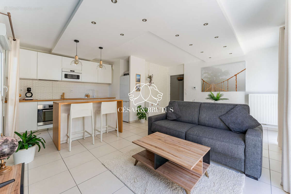 Appartement à DECINES-CHARPIEU