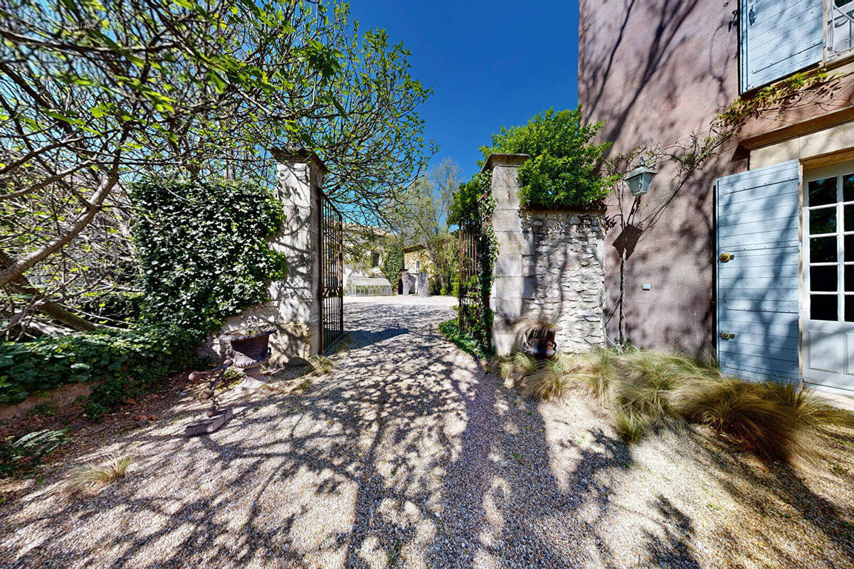 Maison à L'ISLE-SUR-LA-SORGUE