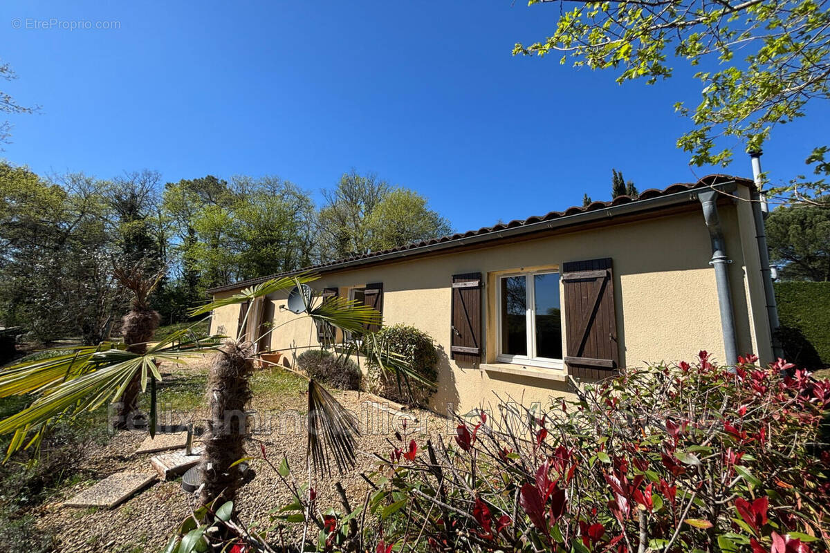 Maison à SAINTE-NATHALENE