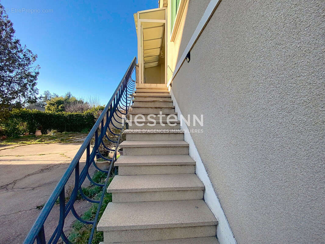 Maison à VILLELAURE