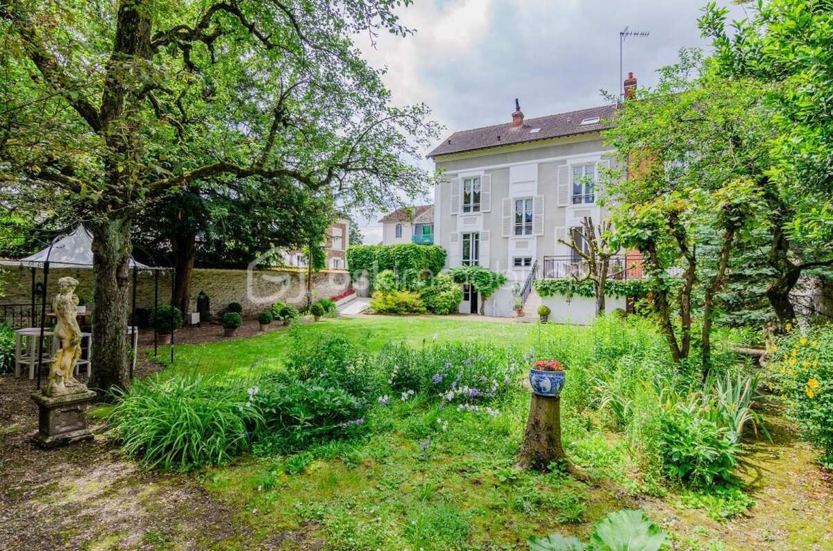 Maison à CORBEIL-ESSONNES