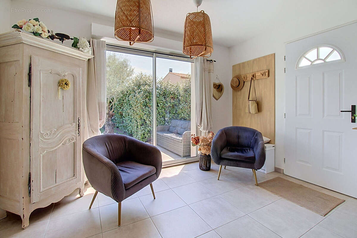 A VENDRE EN EXCLUSIVITE - Villa de 85m2 sur 411 m2 de terrain avec piscine et garage - photo 8