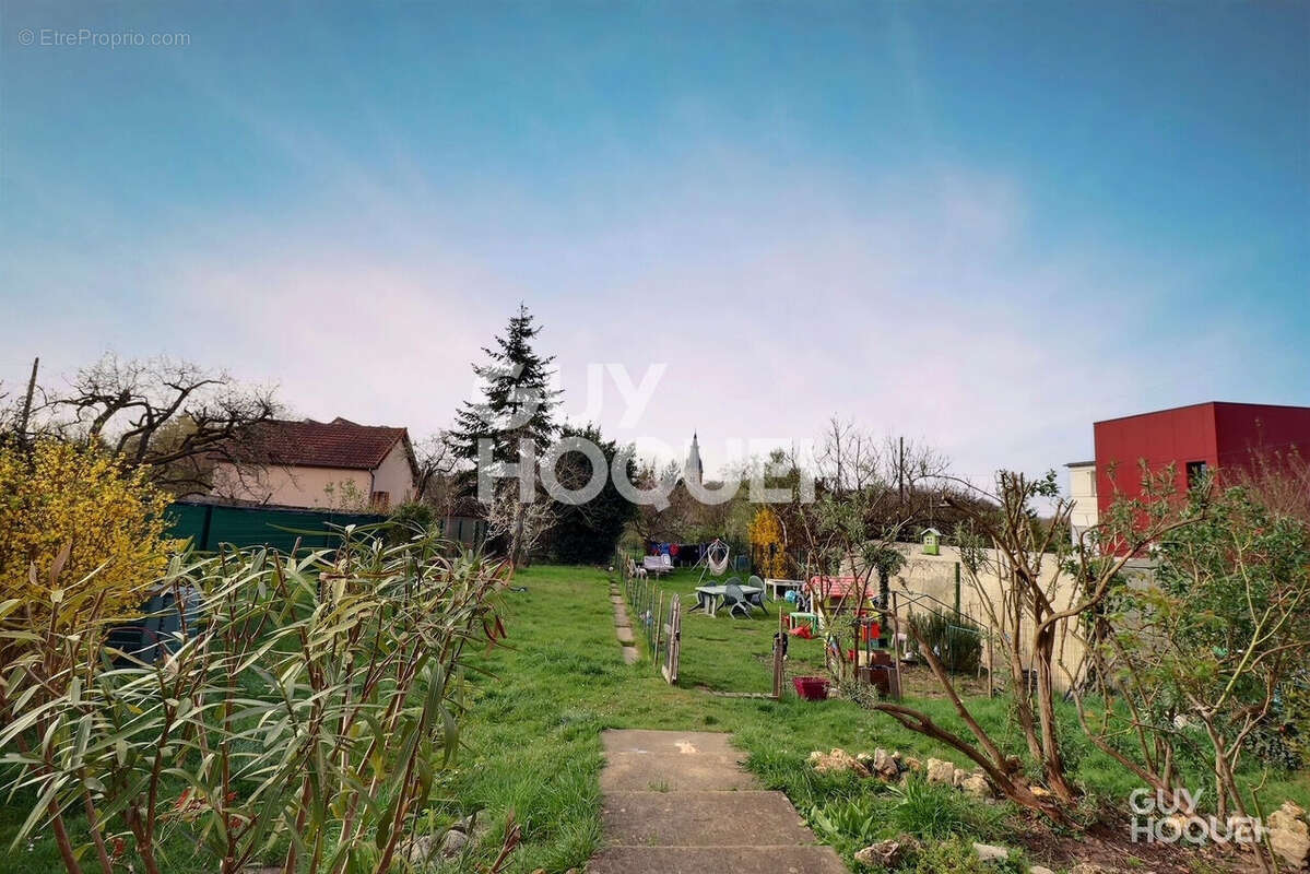 Appartement à SAINT-MICHEL-SUR-ORGE