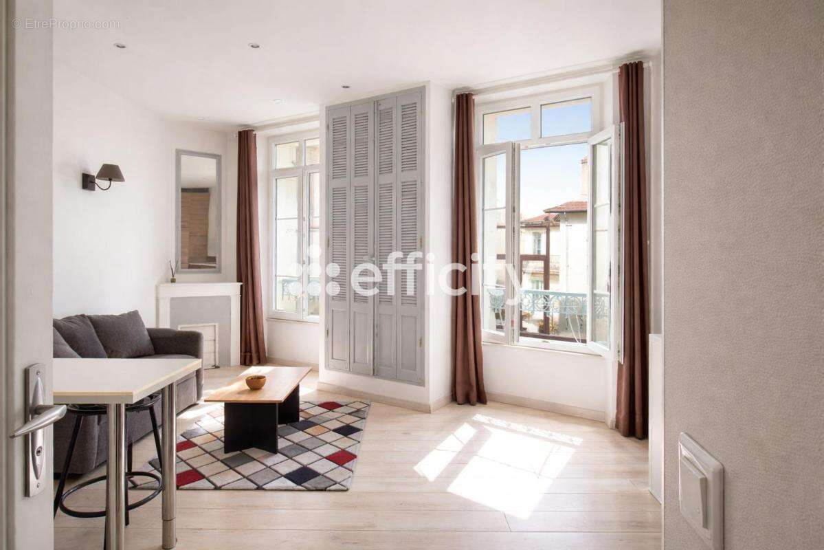 Appartement à SAINT-RAPHAEL