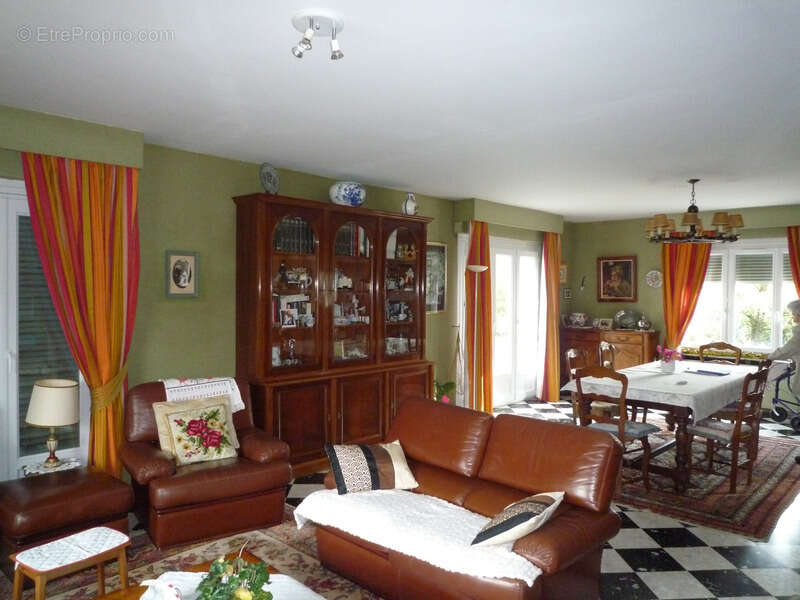 MONTDAUPHIN (77) à vendre ensemble immobilier composé de deux maisons, de 2 bâtiments industriels sur un terrain de  de 2 hectar - photo 19