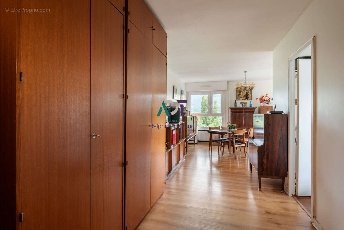 Appartement à MEYLAN