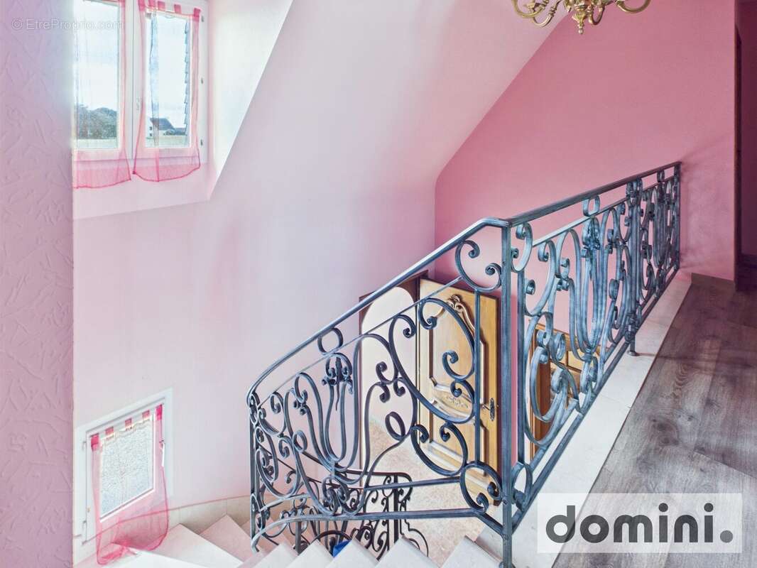 Maison 188 m² à Lanhouarneau  - photo 8