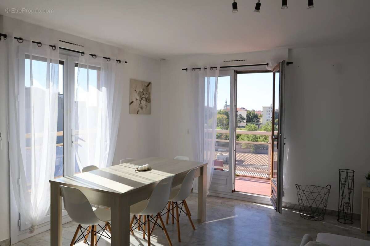 Appartement à FREJUS
