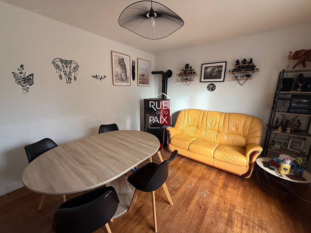 Maison à LENCLOITRE