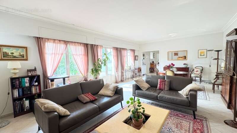 Maison à LA CELLE-SAINT-CLOUD