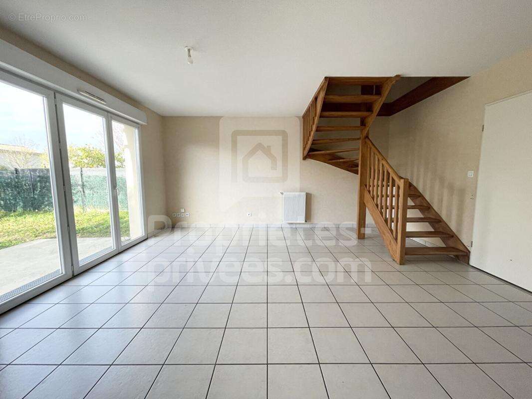 Maison à CASTELGINEST