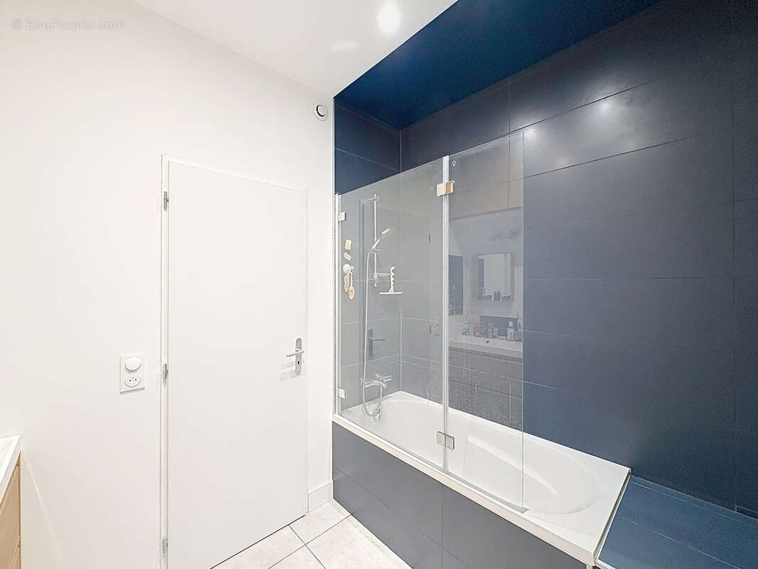 Montpellier Arceaux. Appartement en rez-de-jardin privatif avec 3 chambres & parking privé. - photo 13