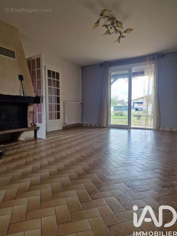 Photo 2 - Maison à SAINT-VARENT
