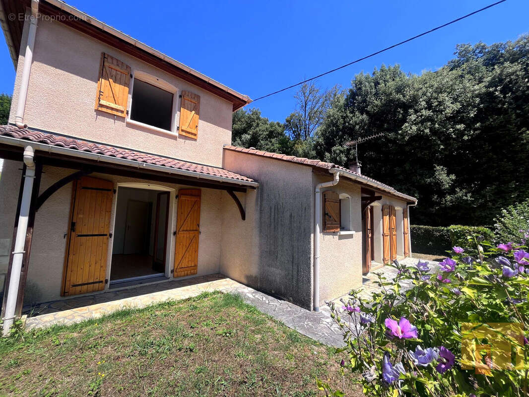 Maison 106 m² à Colayrac-Saint-Cirq  - photo 2
