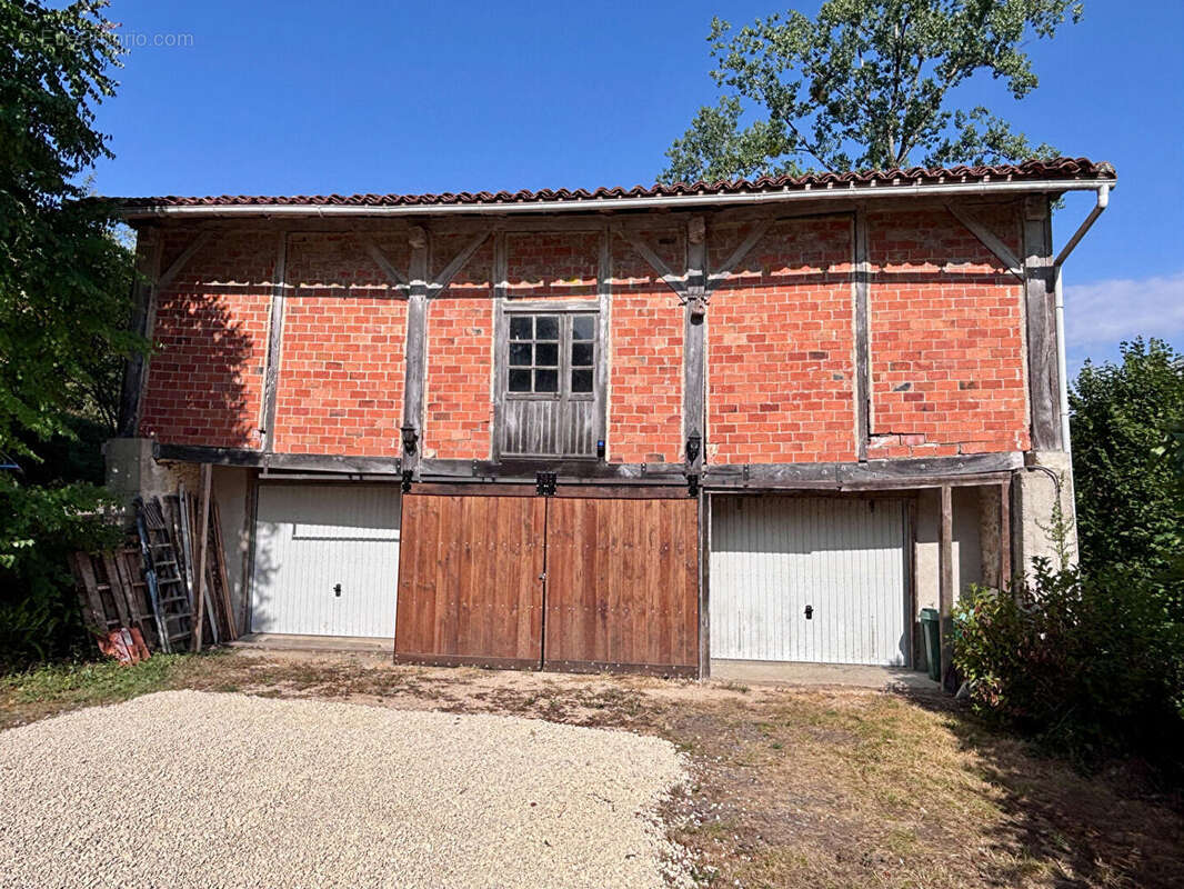 Une Propriété d'Exception au Bord de la Rivière avec de Superbes Vues, à Proximité de l'un des Plus Beaux Villages de la Charent - photo 13